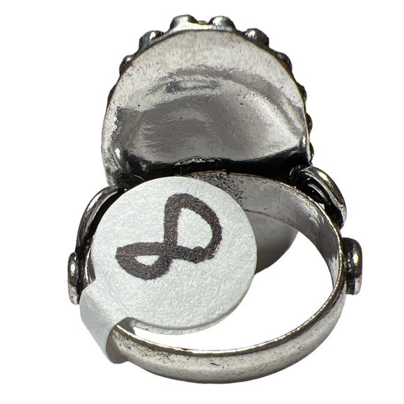 Green Chalcedony Ring Size 8 - Picture 3 of 4